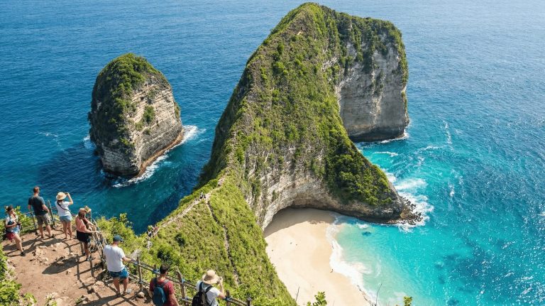 Read more about the article West Nusa Penida: T-Rex Cliffs, Brutal Hikes, and the Best Sunsets